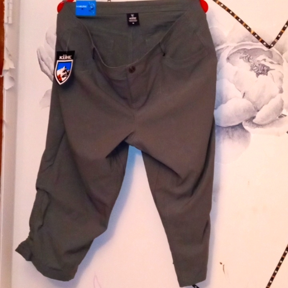 Woman's Kuhl short pants